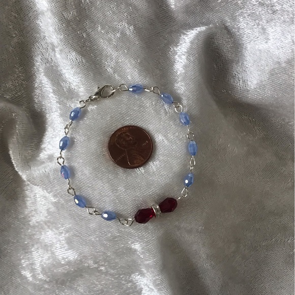 Red Bow - Picture 7 of 7